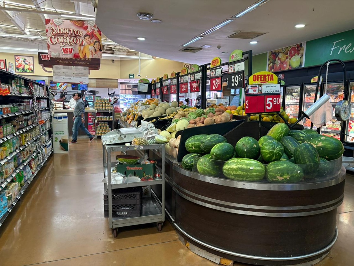 Departamento de Frutas y Verduras en Casa Ley