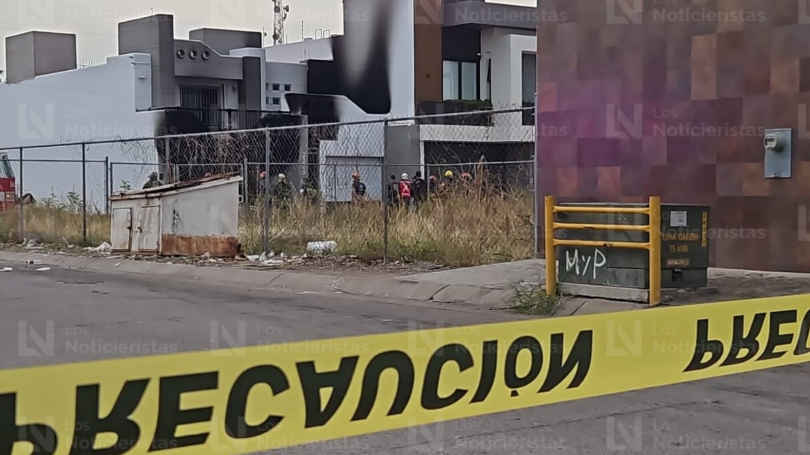 Casa reventada e incendiada en Alameda Residencial en Culiacán