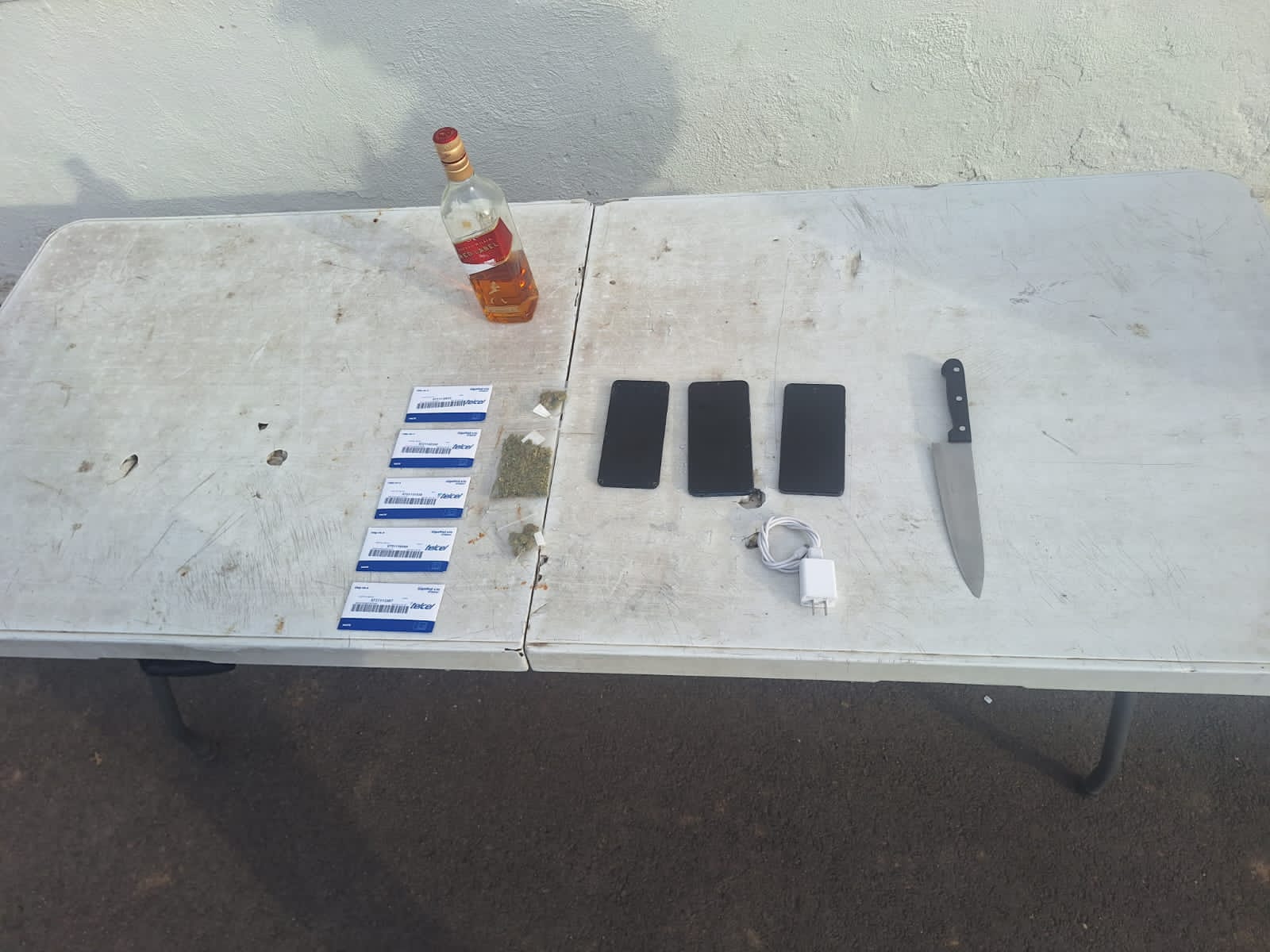 Celulares, whisky, droga y puntas decomisadas en el penal de Aguaruto