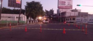 cerrada la avenida lazaro cardenas por reparacion de la japac en culiacan sinaloa