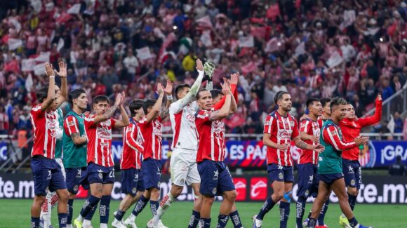 Chivas impone el paso perfecto y lidera el Clausura 2026 tras seis jornadas