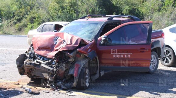 Fuerte choque en la carretera en El Habal–Cerritos deja tres lesionados en Mazatlán, Sinaloa
