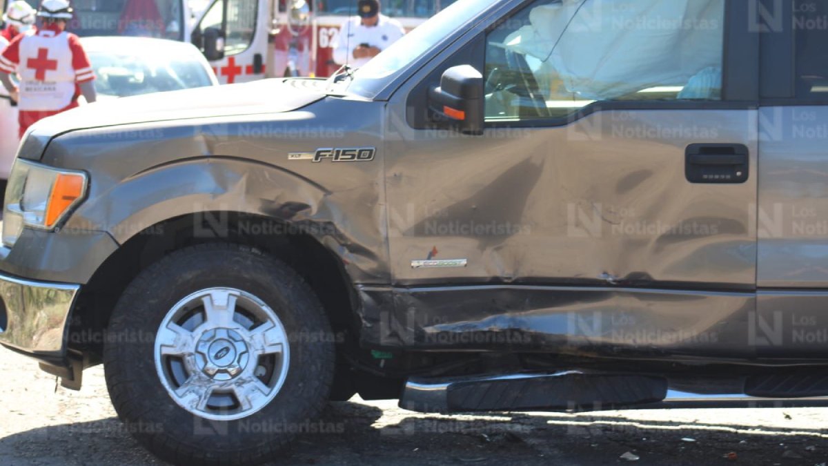 choque en la carretera en el habal cerritos en mazatlan sin