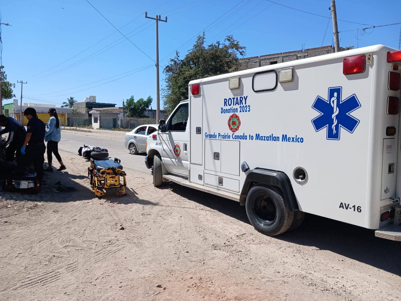 Motociclista resulta lesionado tras choque con ciclista en Villa Unión