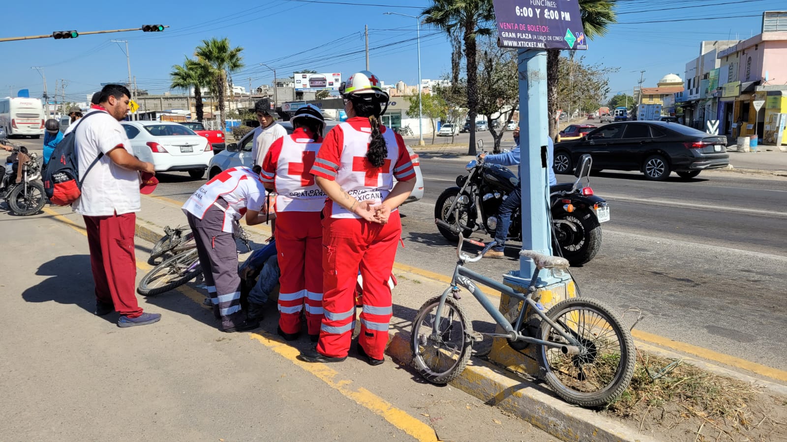 Ciclista resulta lesionado tras choque con motocicleta en Mazatlán