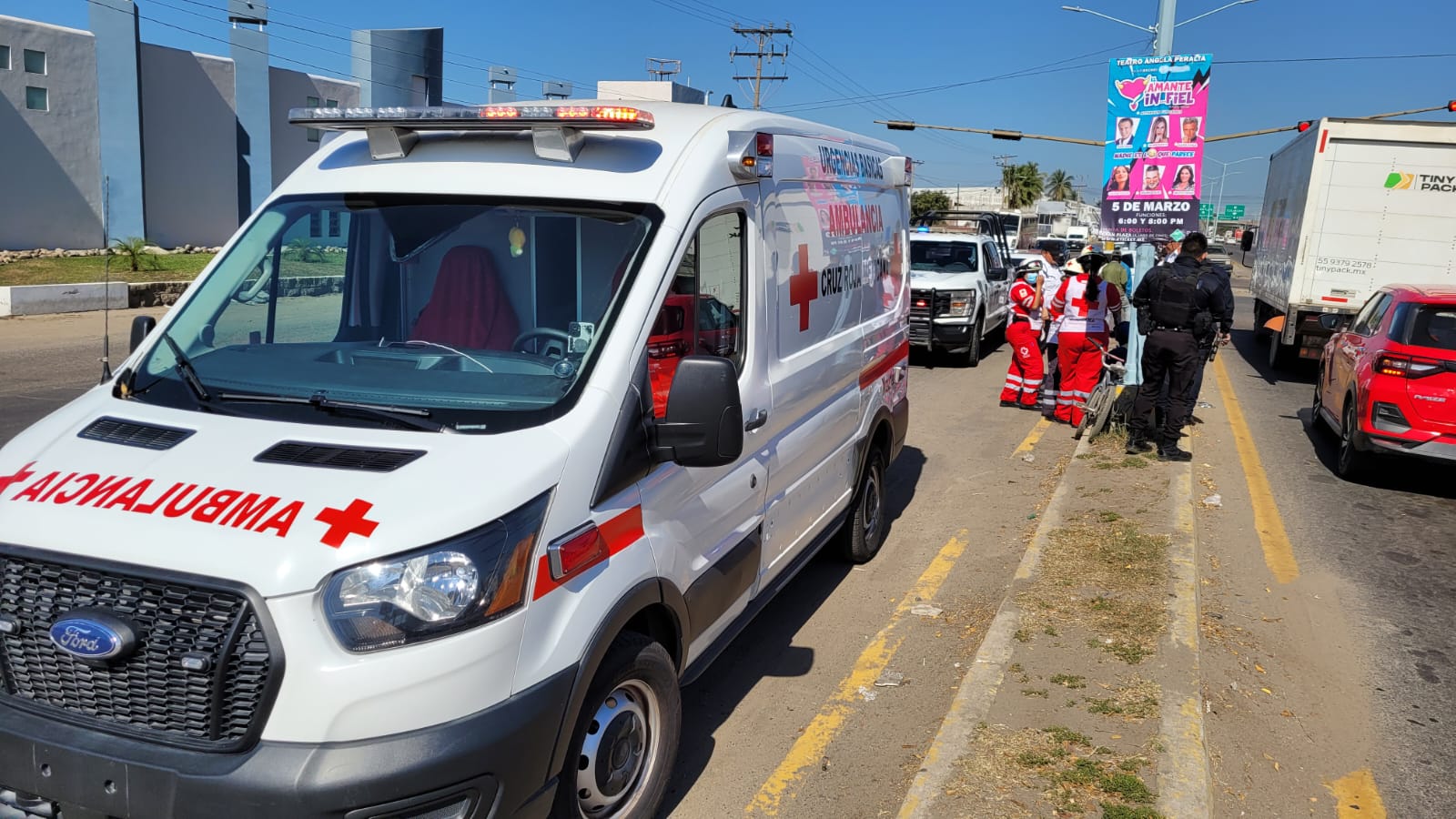 Ciclista resulta lesionado tras choque con motocicleta en Mazatlán