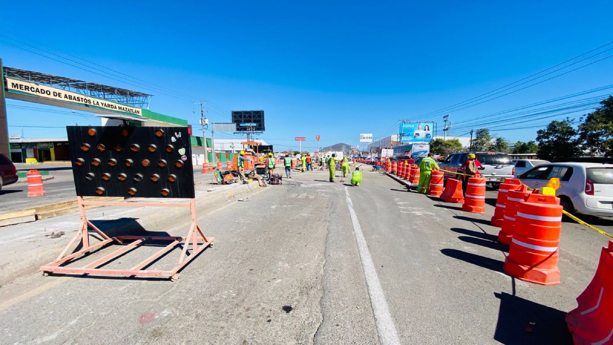 cierran retorno frente a la central de abastos en mazatlan sin