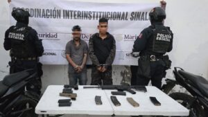 Civiles detenidos tras bloqueos en Villa Unión, Mazatlán