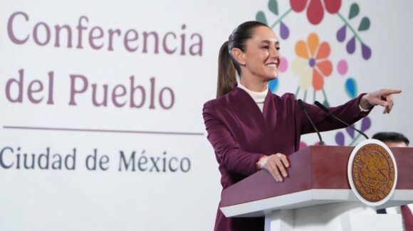 Sheinbaum ‘echa la bolita’ a Estados Unidos: “Ellos tienen que explicar el cierre del espacio aéreo en Texas”