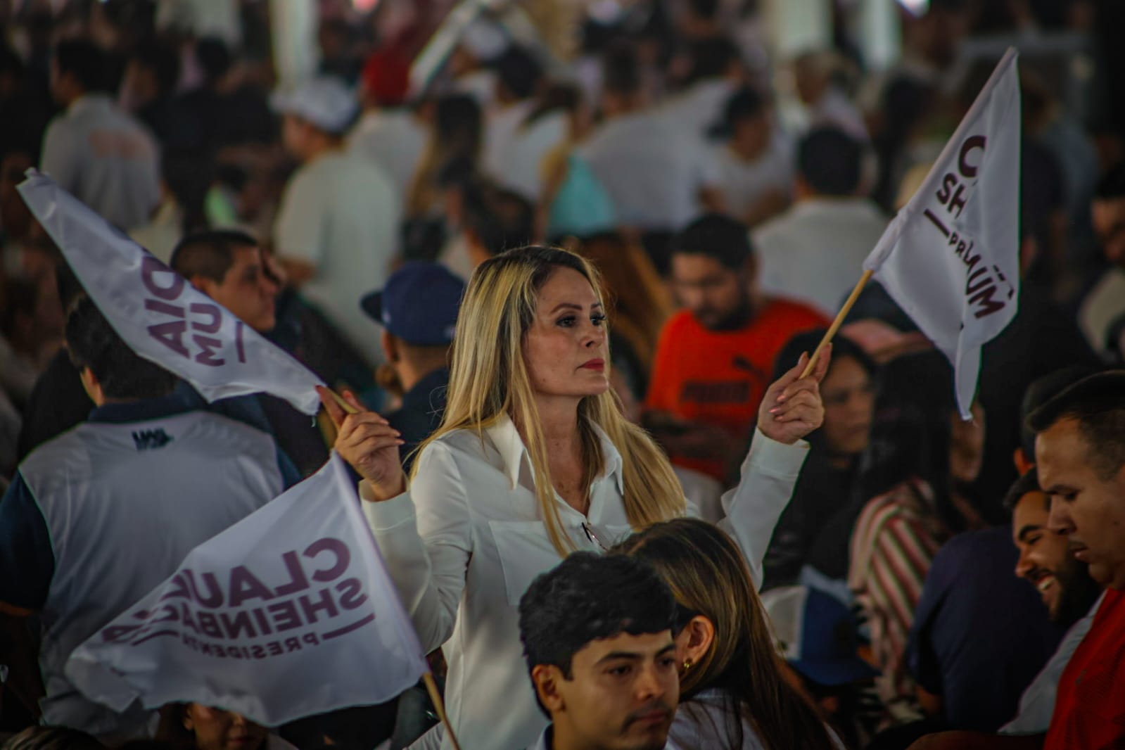 ciudadanos en el evento de la colocación de la primera piedra del Hospital Regional de Especialidades en Culiacán, Sinaloa con Claudia Sheinbaum Pardo