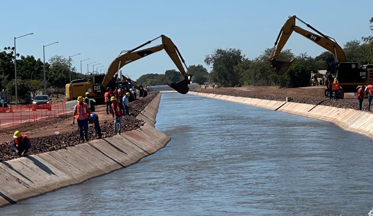 Claudia Sheinbaum y Rubén Rocha Moya supervisa obras en distrito de riego 010 en Culiacán