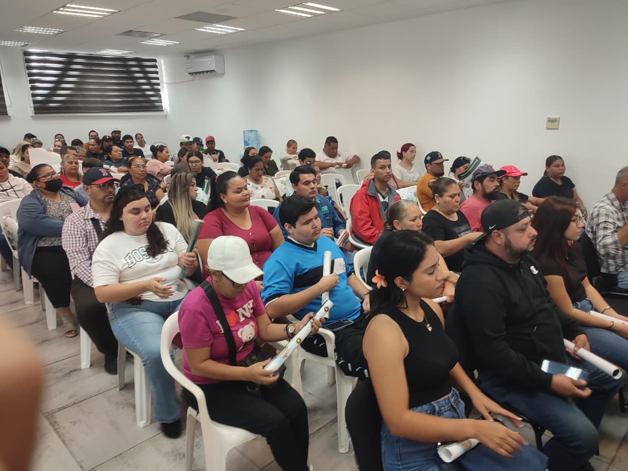 Coepriss capacita a comerciantes semifijos dedicados a la venta de alimentos y bebidas