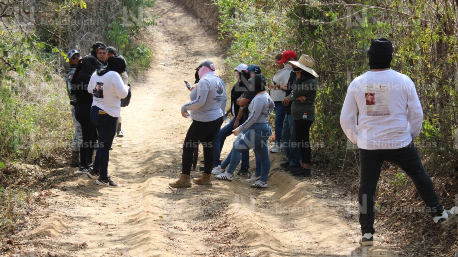 Guardia Nacional impide a colectivo Por las Voces sin Justicia llegar a zona de fosa en El Verde, Concordia