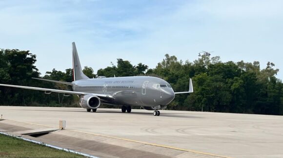 Un Boeing 737, 2 aviones T-6C y 3 helicópteros de la Fuerza Aérea buscan a mineros “levantados” en Concordia, Sinaloa