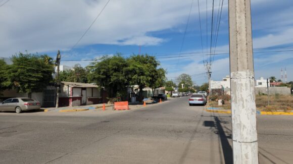 Con recurso propio arreglarán socavón de la Juan Carrasco; anuncian revisión en todo el Centro de Guasave, Sinaloa
