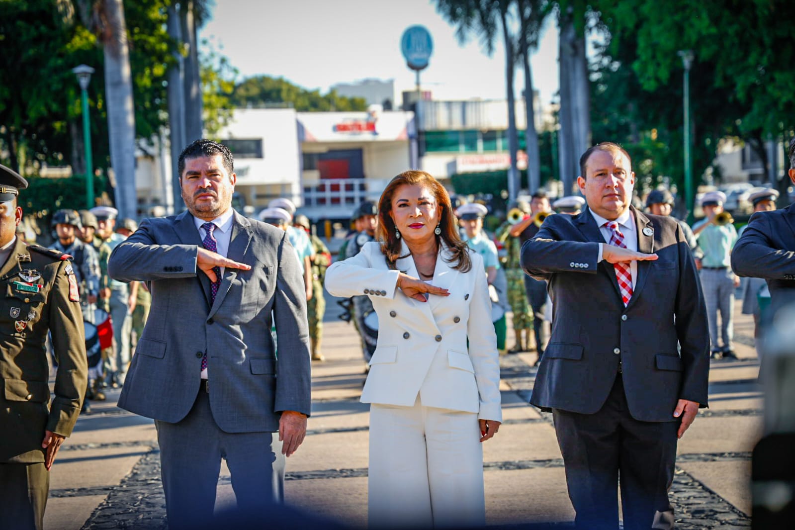 Funcionarios de Gobiernos en conmemoración en Palacio de Gobierno