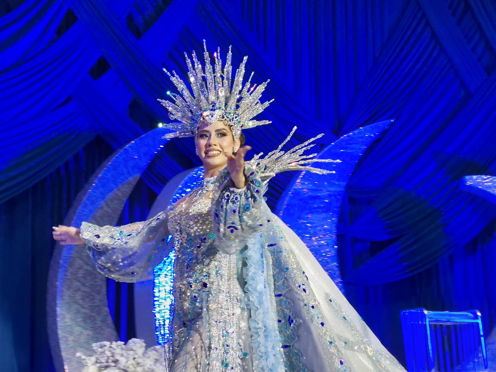 Coronan a Damaris Portillo como Reina de los Juegos Florales del Carnaval de Guamúchil
