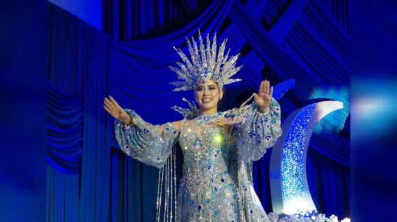 Damaris Portillo es coronada Reina de los Juegos Florales del Carnaval Guamúchil 2026, en una velada de arte y elegancia