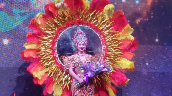 Kamila Valenzuela es coronada como la Reina del Carnaval Guamúchil 2026 “Mundos Paralelos”