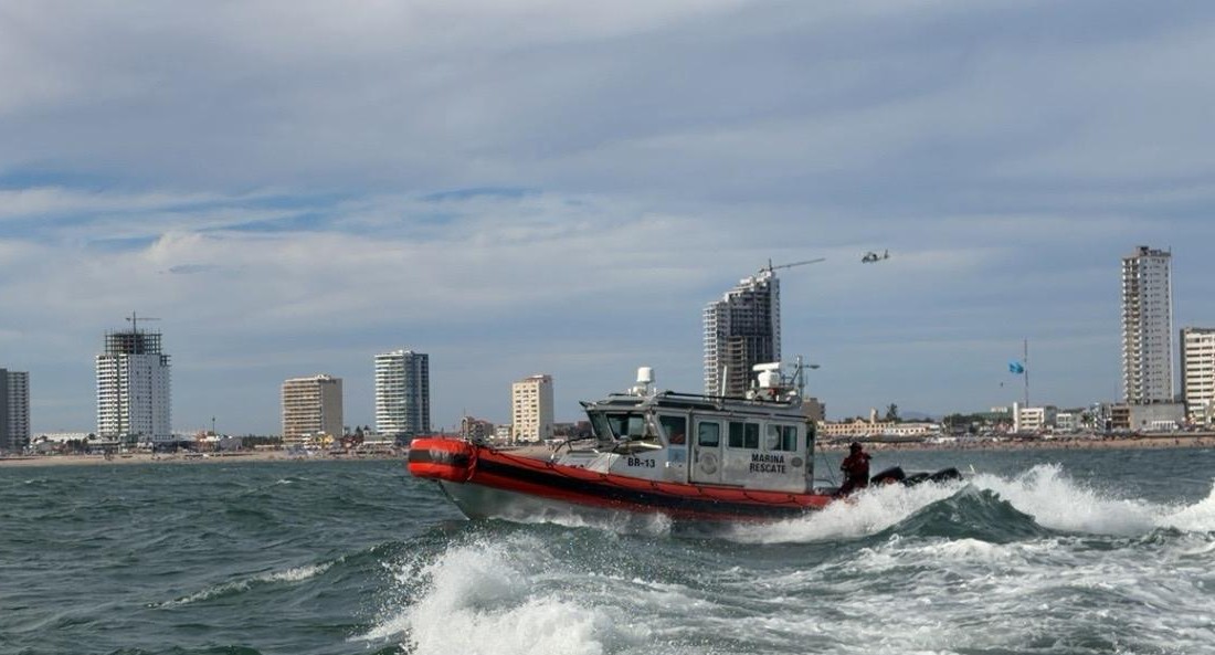 Marina realiza demostración de rescate marítimo y binomios caninos en Mazatlán