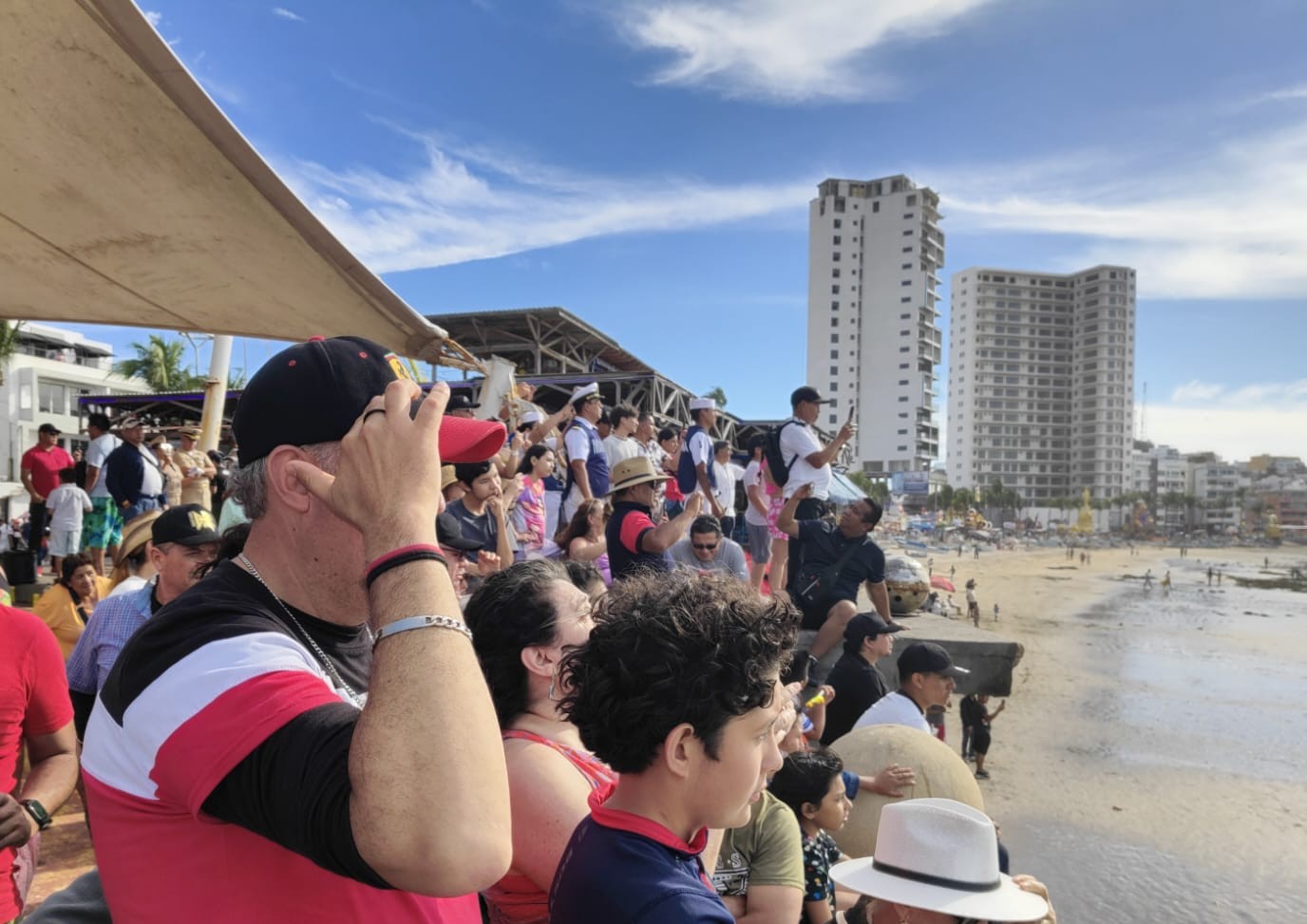 Marina realiza demostración de rescate marítimo y binomios caninos en Mazatlán