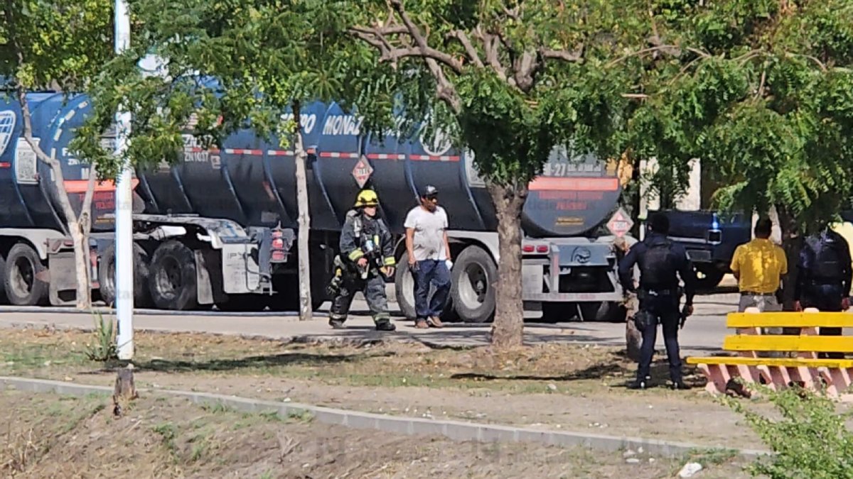 derrame de combustible en la guadalupe victoria de culiacan sin
