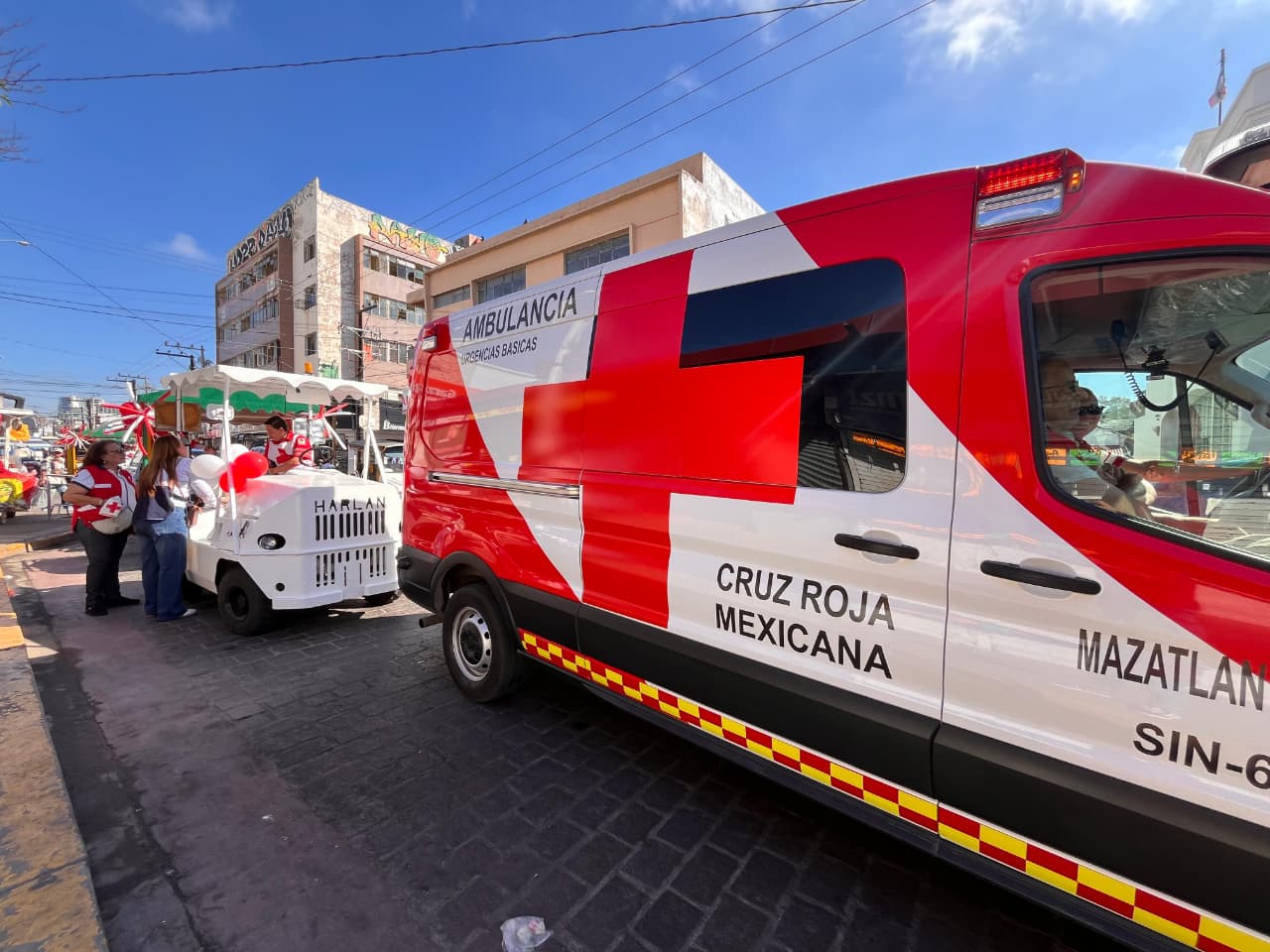 Cruz Roja Mazatlán realiza desfile para dar inicio a su colecta anual