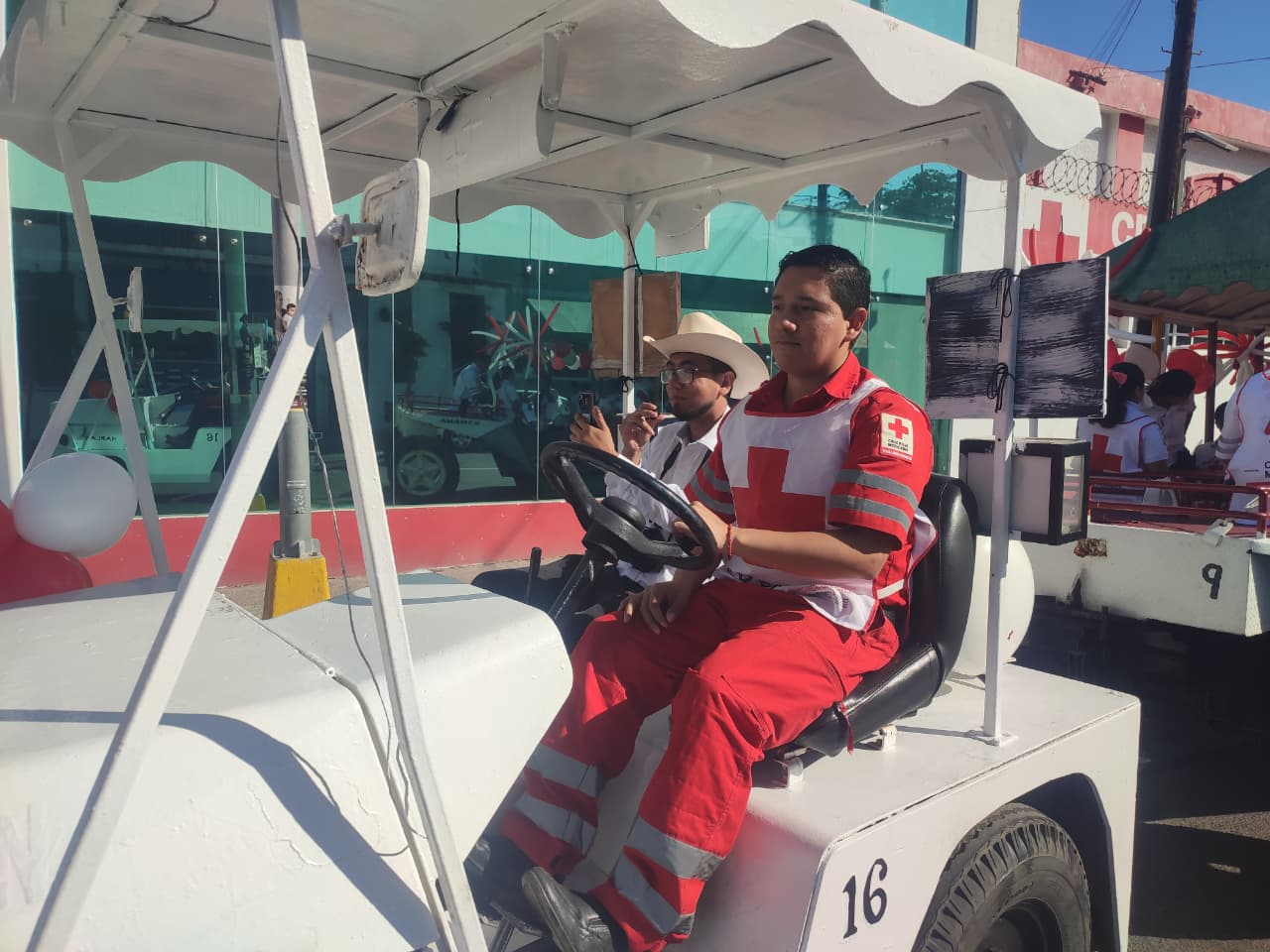 Cruz Roja Mazatlán realiza desfile para dar inicio a su colecta anual