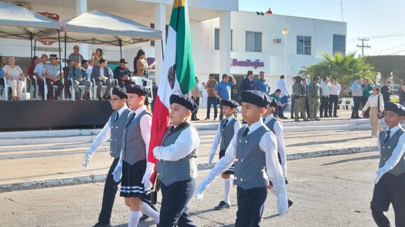 Con desfile de escoltas y acto cívico conmemoran en Salvador Alvarado el 205 Aniversario de la Bandera Nacional