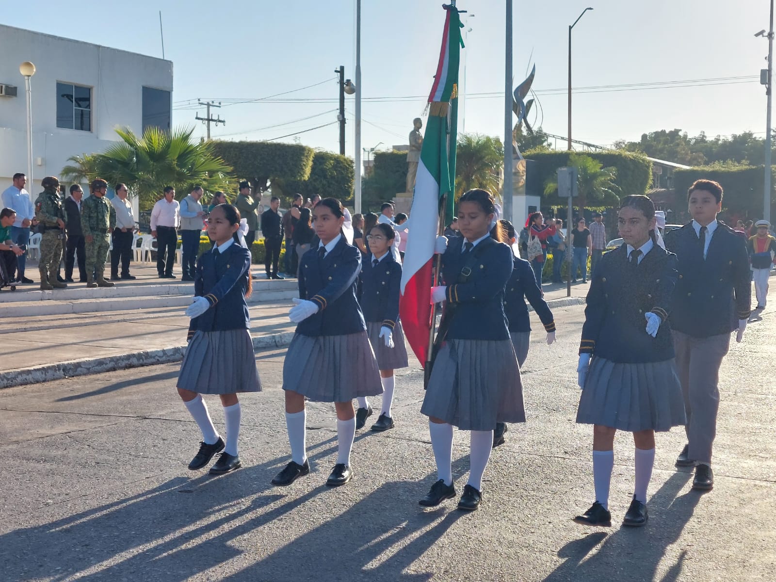 Desfile de escoltas en conmemoración del 205 Aniversario de la Bandera Nacional en Salvador Alvarado
