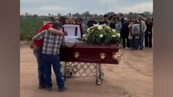Último adiós: Tras 60 años trabajando la tierra, José Ángel Cota es despedido con la banda por su patrón en Guasave, Sinaloa