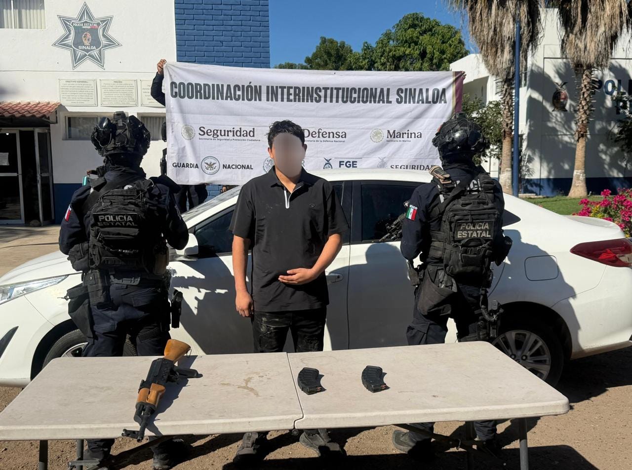 Detenido con AK-47 y vehículo robado en Culiacán
