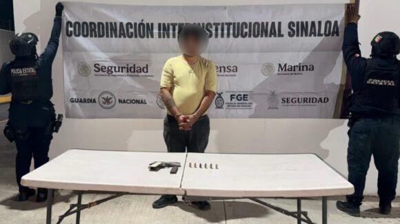 ¡Traía la pistola fajada! Detienen a sujeto armado en la colonia Cuauhtémoc, en Culiacán