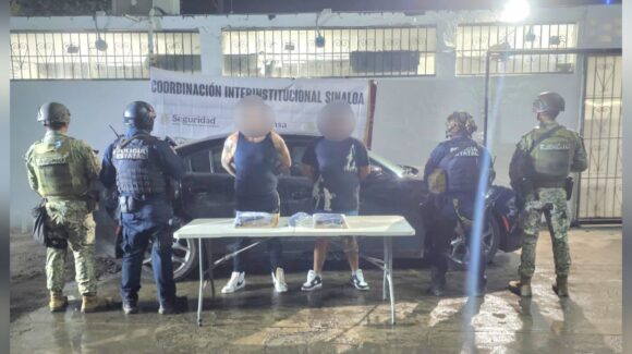 ¡Llevaban armas y cartuchos! Detienen en Mazatlán, Sinaloa, a dos hombres durante operativo por el Carnaval 2026