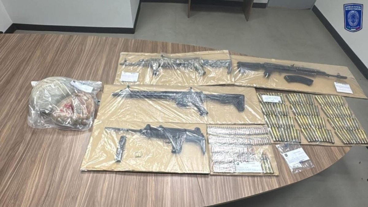 detienen con armas y droga a jugador estrella de venados de madera armas