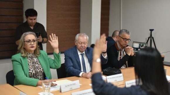 Comisión de Hacienda Publica del Congreso de Sinaloa aprueba dictamen de licencia permanente para automovilistas y motociclista