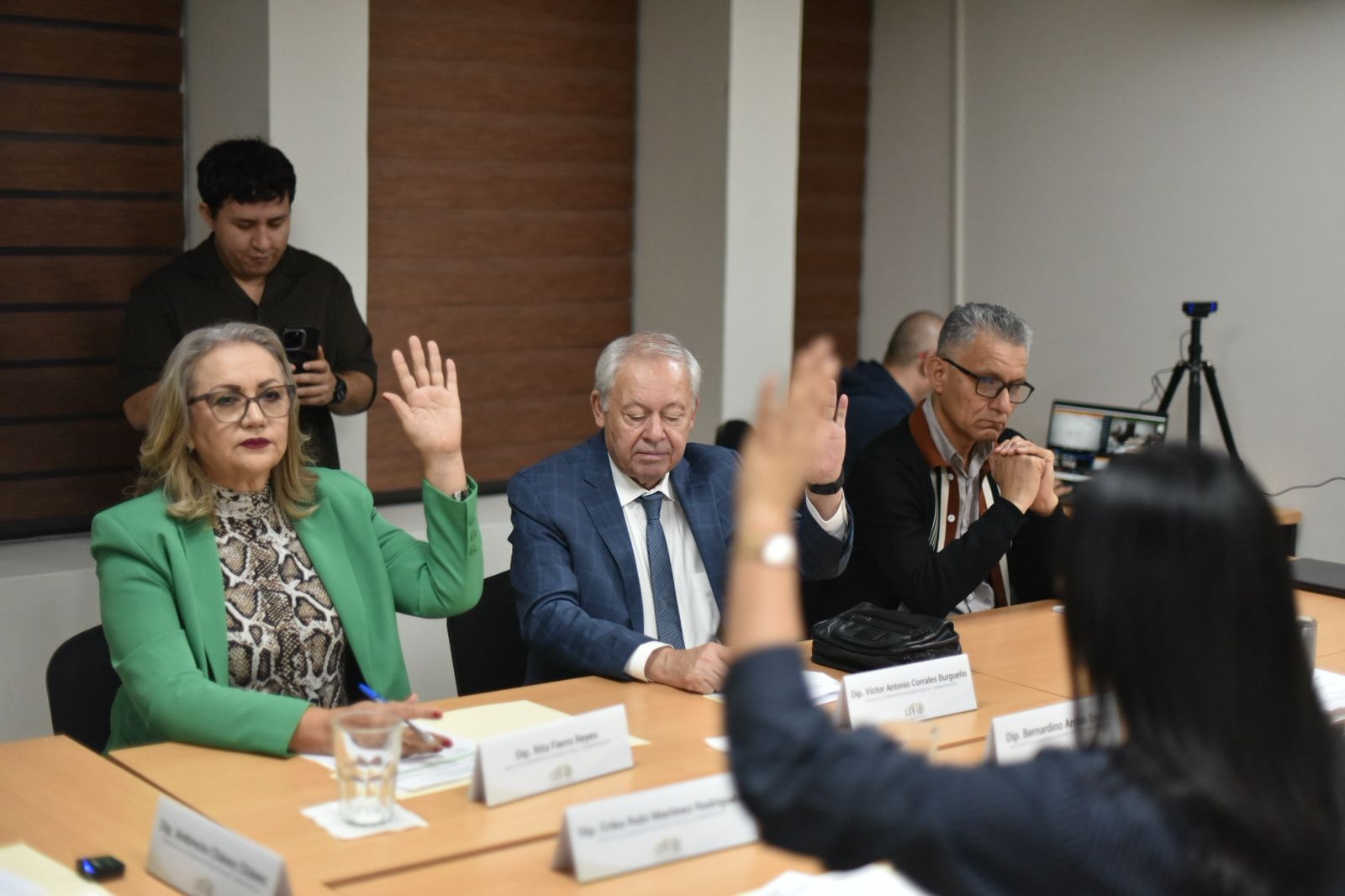 Diputados Ambrocio Chávez Chávez, Víctor Antonio Corrales Burgueño, Erika Rubí Martínez Rodríguez y Rita Fierro Reyes