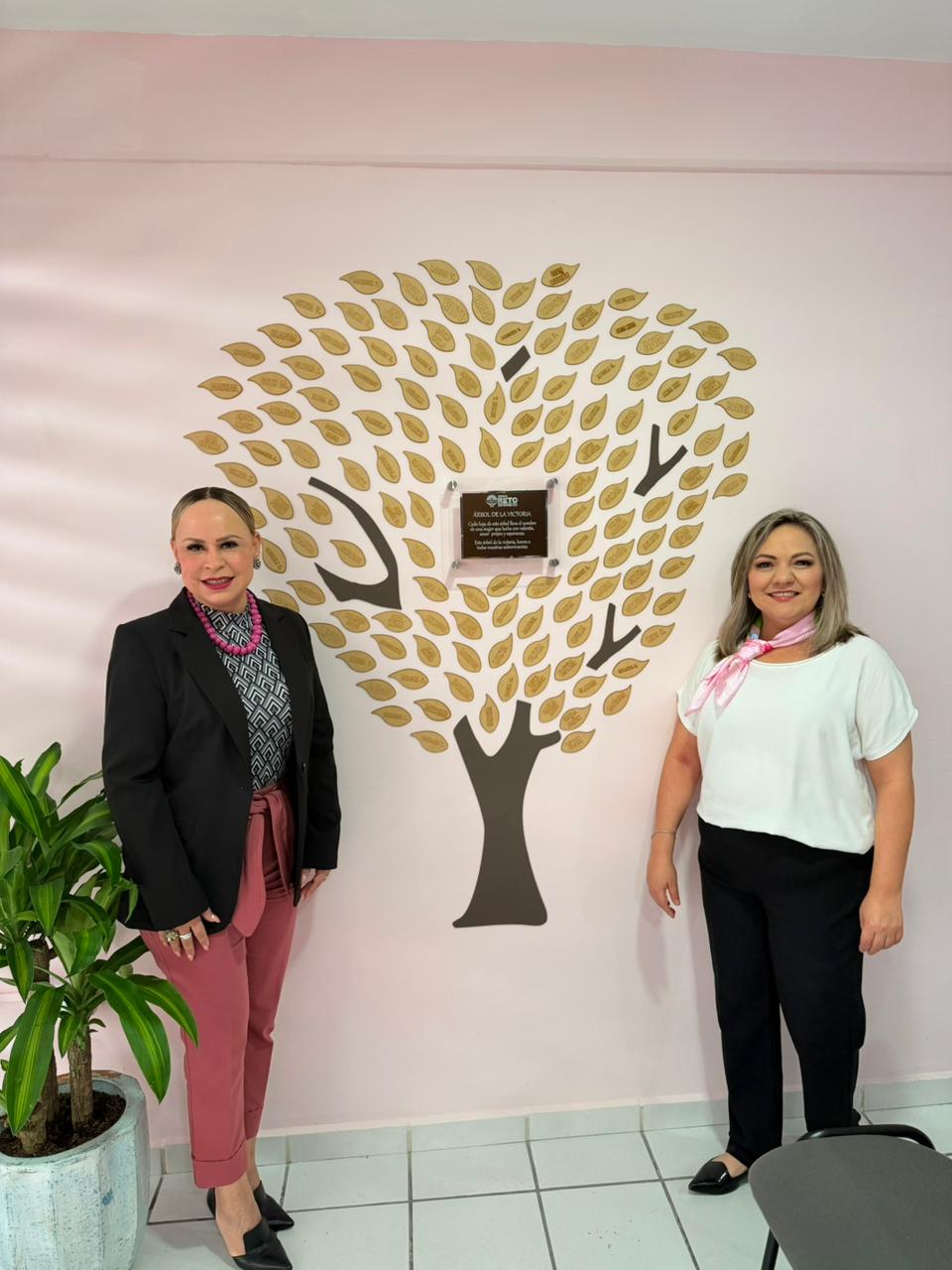 Ammje Los Mochis entrega donativo a Grupo Reto para