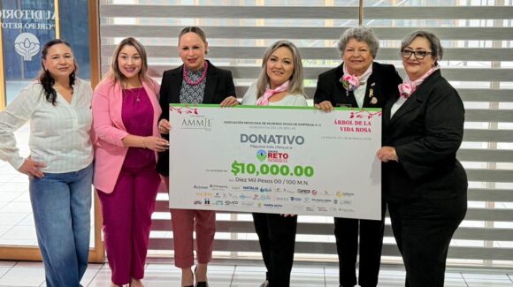 ‘El Árbol de la Vida Rosa’ florece con esperanza; Ammje Los Mochis entrega donativo a Grupo Reto para combatir el cáncer