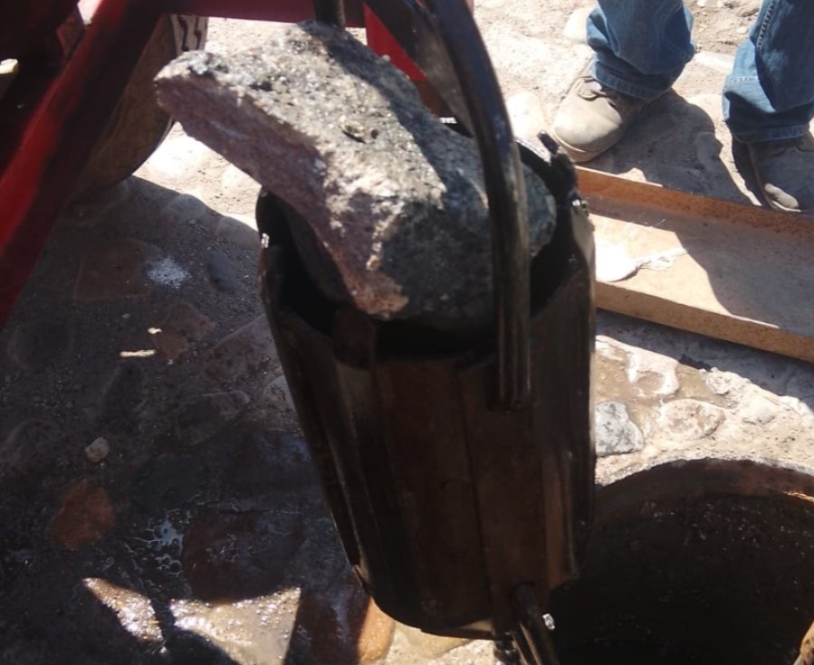 Sacan adoquines del drenaje de Mazatlán