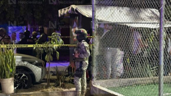 Frente a cancha de futbol ejecutan a balazos a un joven en Infonavit Las Flores de Culiacán, Sinaloa