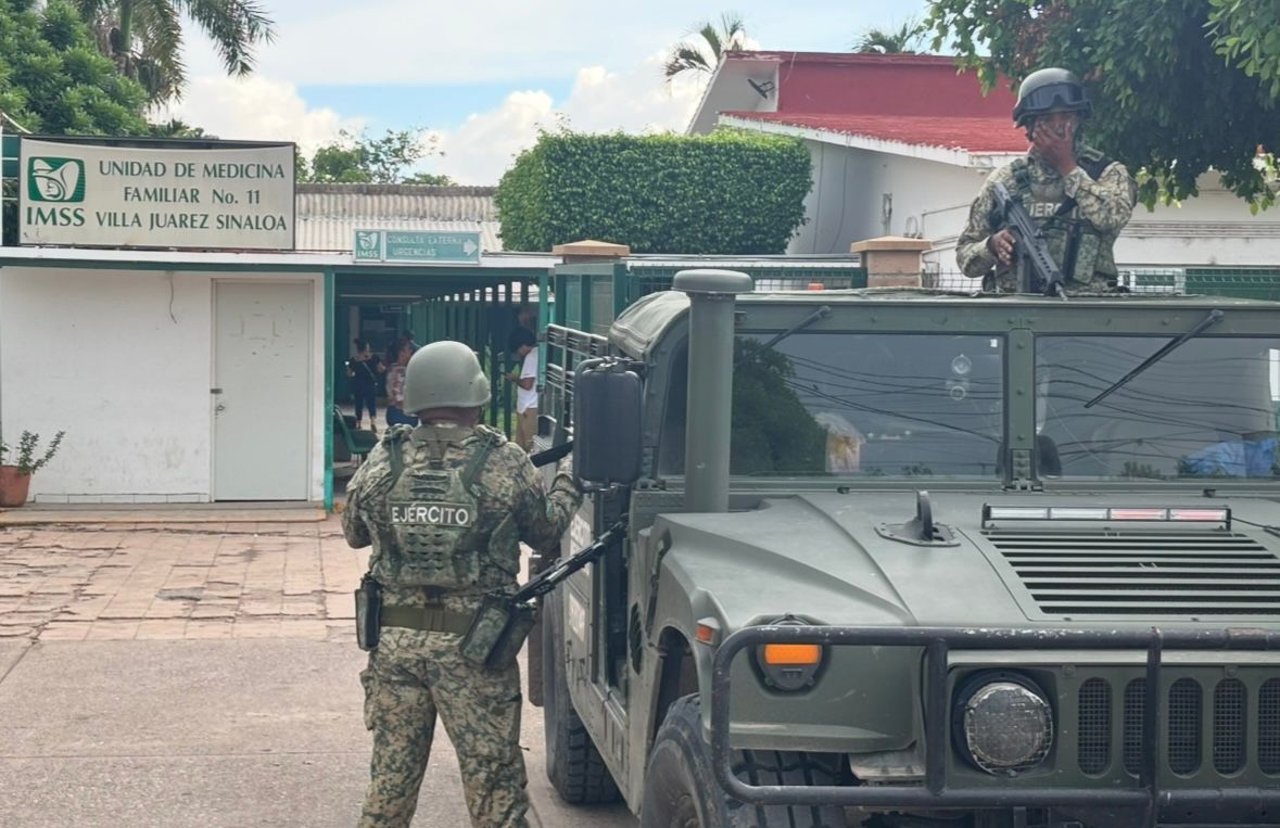 Ejército en el IMSS de Villa Juárez, Navolato. Foto temática