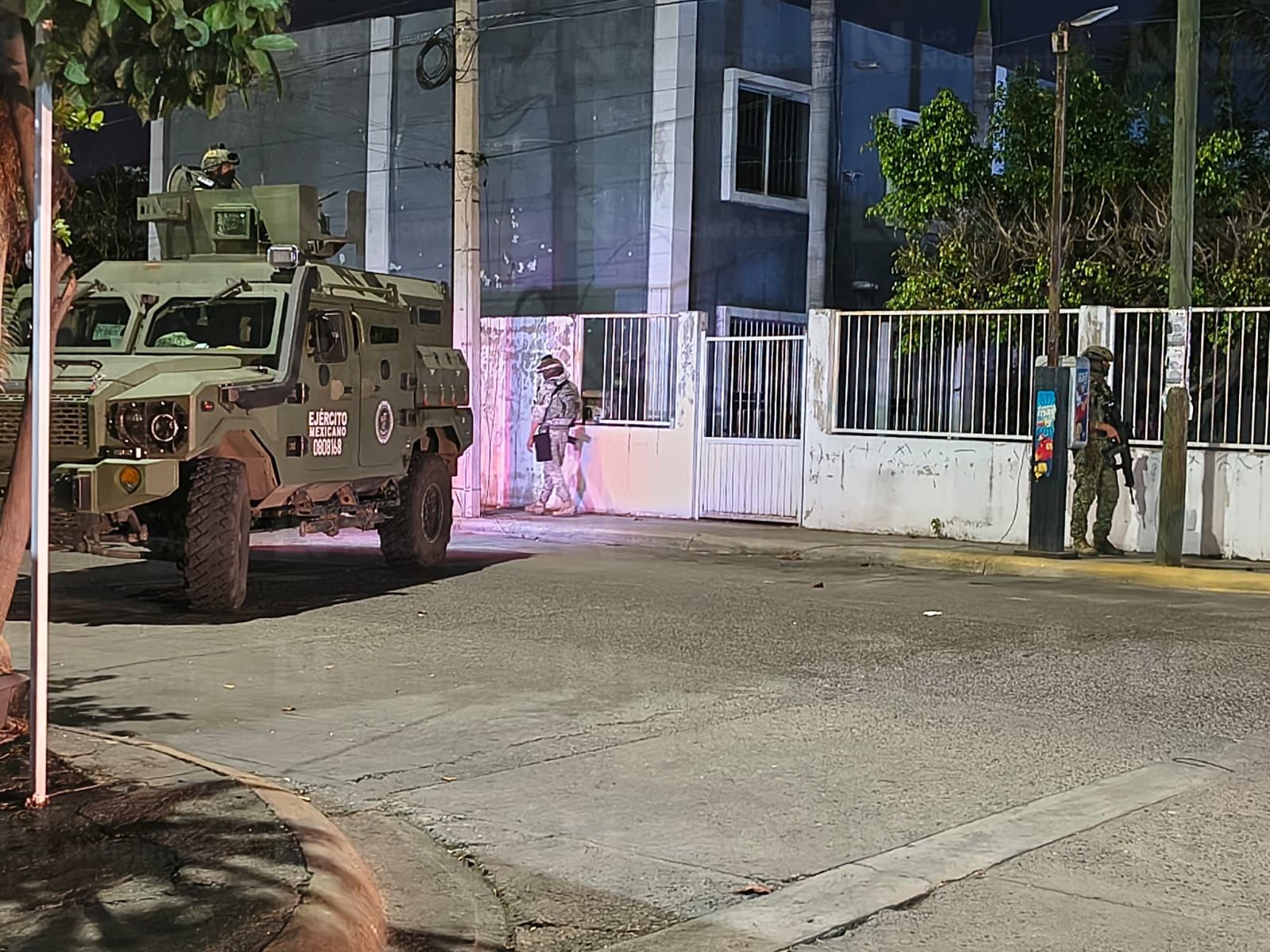 Ejército refuerza vigilancia en las instalaciones del Semefo en Mazatlán, Sin.