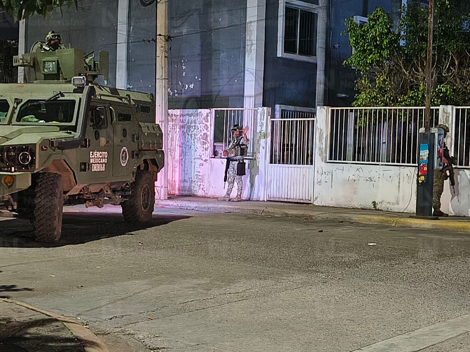 Ejército refuerza vigilancia en las instalaciones del Semefo en Mazatlán, Sin.