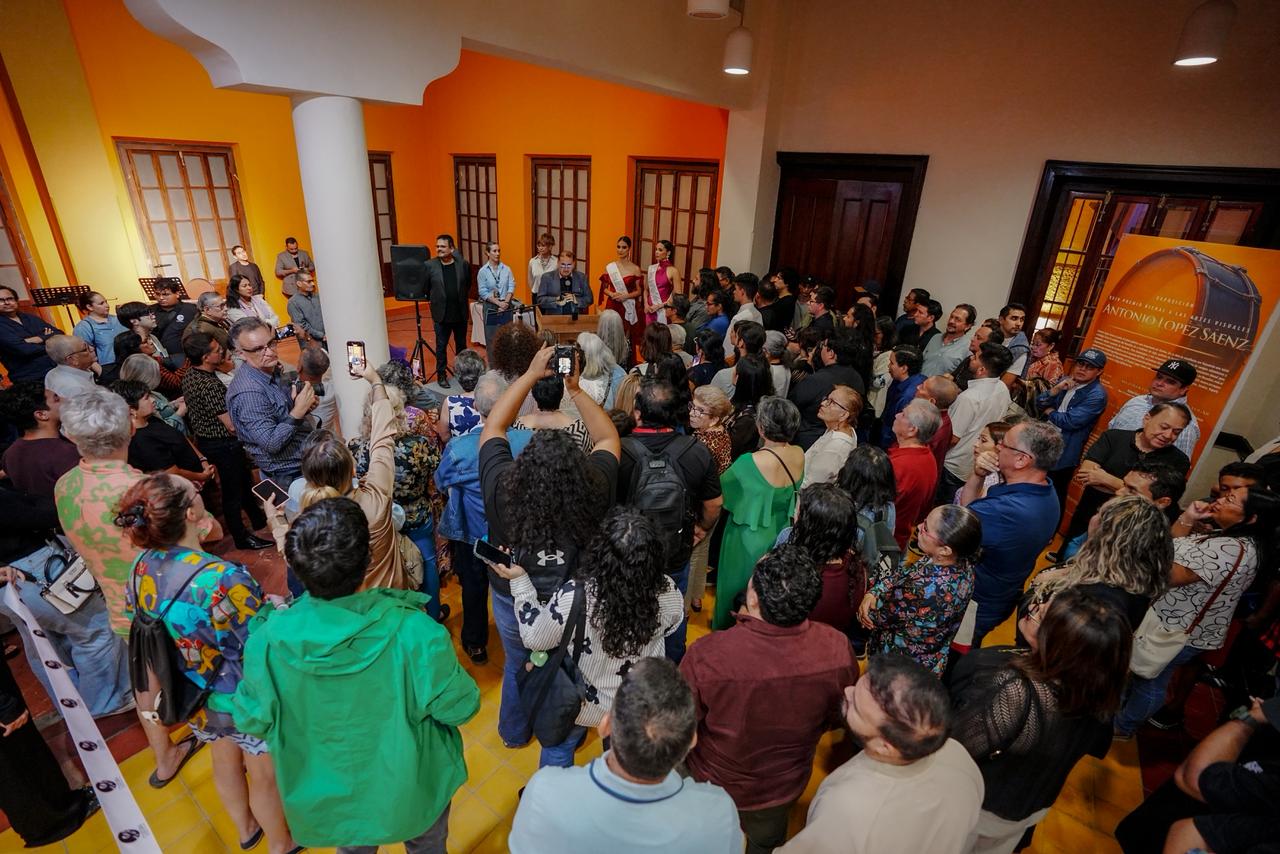 Entregan Premio Antonio Sáenz en Mazatlán