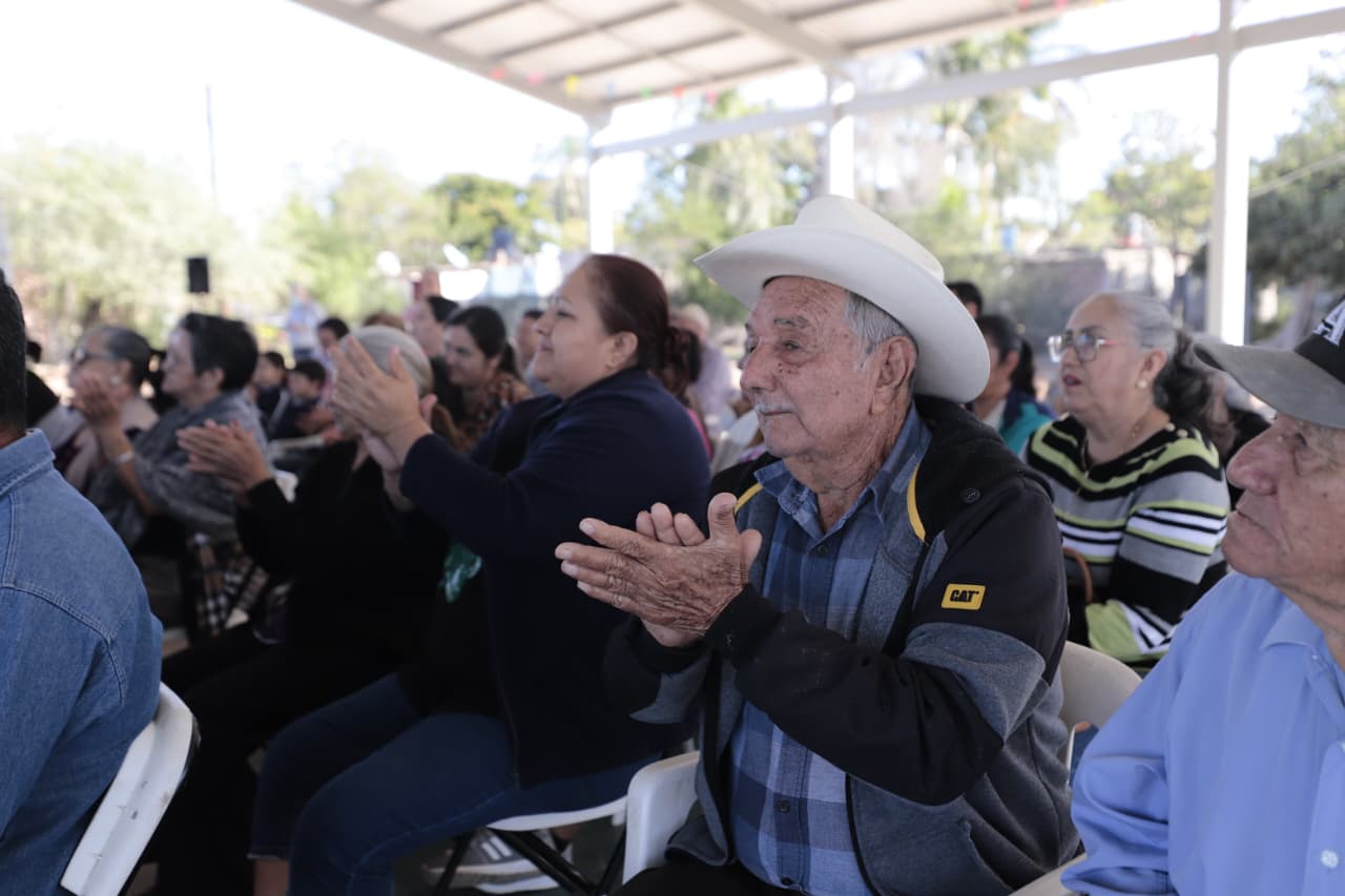 Entregan techumbres en El Pitahayal y Las Aguamitas, en Guasave