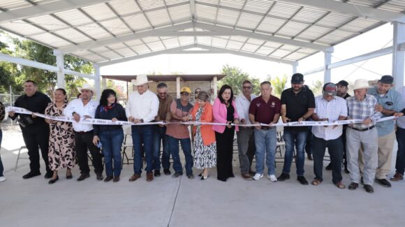 Autoridades entregan techumbres metálicas en El Pitahayal y en Las Aguamitas de Guasave, Sinaloa