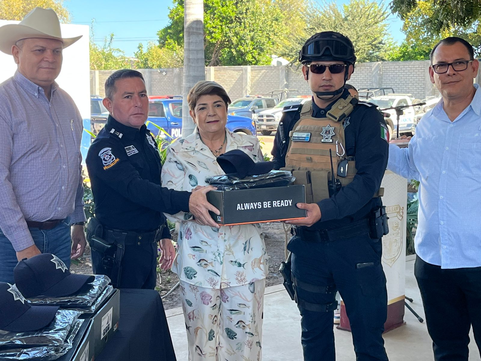 Entregan uniformes a policías municipales y tránsito de Guasave