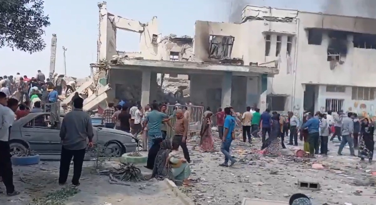 Escuela femenina de Irán destruida por misil