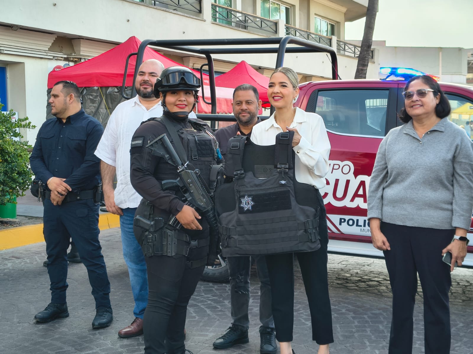 Entrega de equipamiento a la Secretaría de Seguridad Pública Municipal de Mazatlán